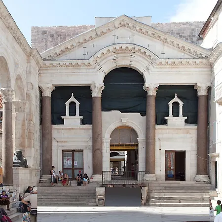 And Perfect Dream In 4* Split